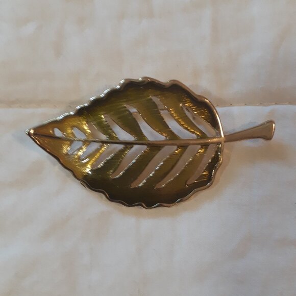 Autumn Leaf Pin - Picture 2 of 3